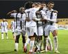 بث مباشر.. شاهد مباراة الجزيرة والنصر في الدوري الإماراتي