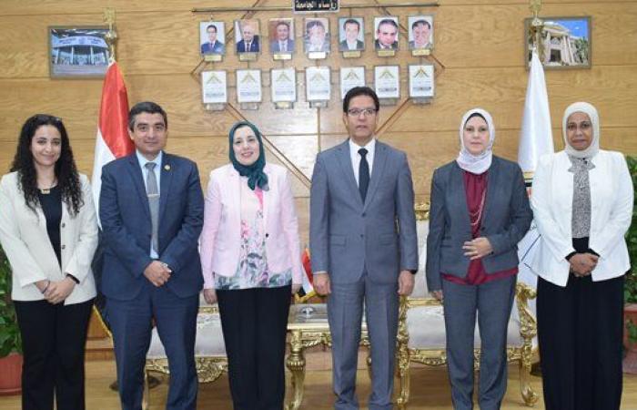 تعاون رقمي جديد.. رئيس جامعة بنها يبحث مع فريق المجلس الأعلى آليات التطوير الإلكتروني