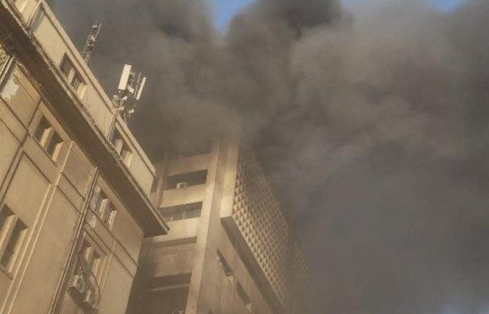 سنترال رمسيس.. المصرية للاتصالات: فصل التيار خلال الحريق سبب تأثر الخدمة وتعويض المتضررين