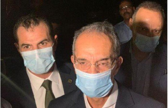 وزير الاتصالات يصل إلى مقر سنترال رمسيس لمعاينة أضرار الحريق
