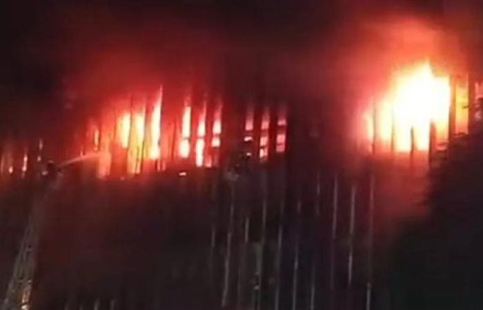 خبير تقني بعد حريق سنترال رمسيس: غياب خطط دقيقة للطوارئ يكشف خللاً في استمرارية العمل