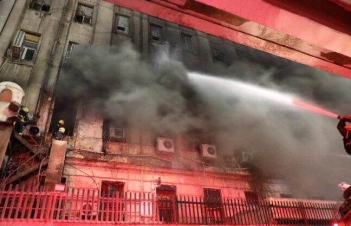 استمرار عمليات التبريد والسيطرة على حريق سنترال رمسيس بعد ظهور النيران