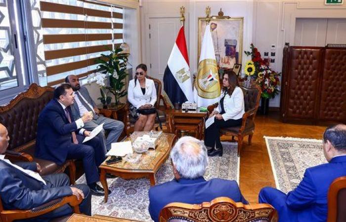 وزيرة التنمية المحلية تلتقب عددت من أعضاء مجلس النواب