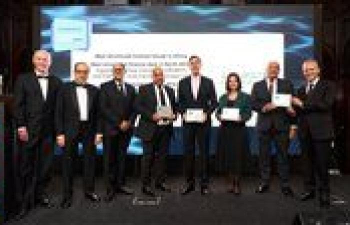 البنك الأهلي المصري يحصل على 17 جائزة من مؤسسة EMEA Finance