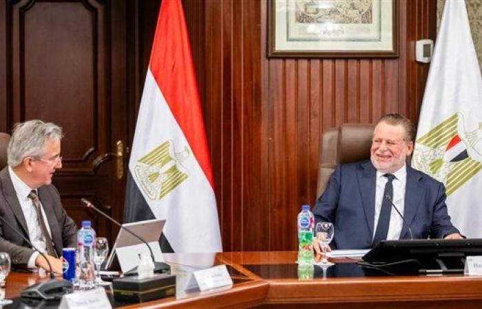 محافظ البنك المركزي المصري يبحث التعاون مع وفد البنك الأوروبي لإعادة الإعمار والتنمية