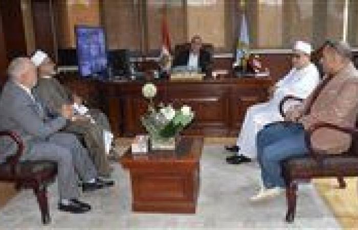 بالبلدي: محافظ
      الغربية
      يدير
      حوارا
      مع
      رموز
      الأزهر
      لدعم
      الوعي
      العام
      وترسيخ
      القيم
      الوسطية