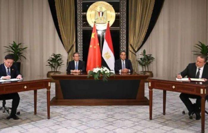 مدبولي ولي تشيانج يشهدان مراسم توقيع مجموعة وثائق لتعزيز التعاون المشترك بين مصر والصين