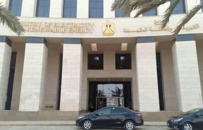 «الكهرباء»: لا صحة لحدوث حريق في أي من محطات المحولات على مستوى الجمهورية