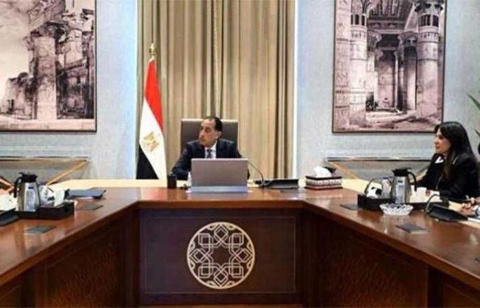 رئيس الوزراء يتابع مع وزير الاستثمار عددا من ملفات العمل