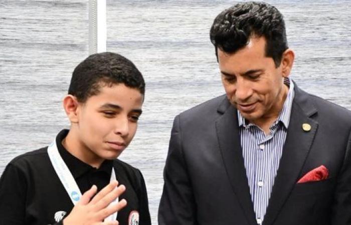 وزير الرياضة يستقبل بطل العالم في الشطرنج عبدالرحمن سامح بمقر الوزارة بالعاصمة الإدارية