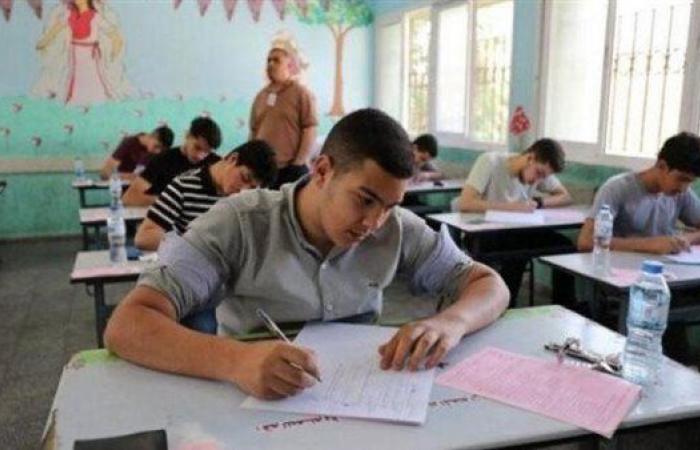 رواد السوشيال ميديا عن صور امتحان الأحياء اليوم: صورها بالحمام