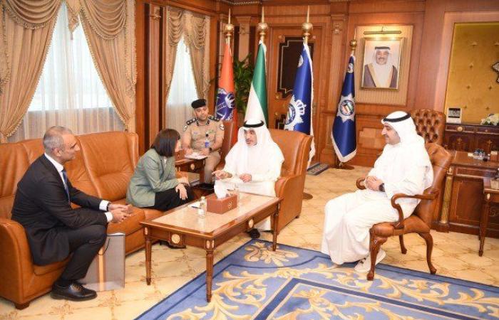 الكويت.. النائب الأول ووزير الداخلية يبحث مع سفراء أمريكا والهند وباكستان موضوعات مشتركة