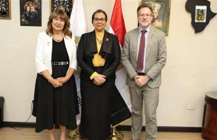 رئيسة القومي للمرأة تستقبل سفير دولة كندا بمصر