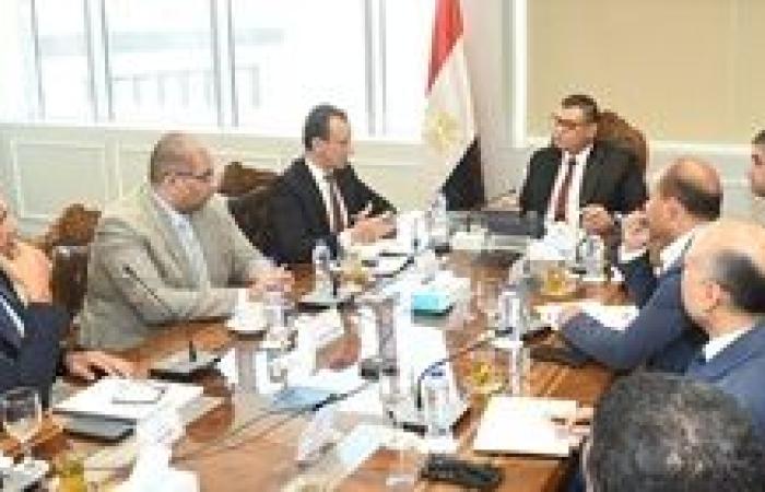 وزير الإسكان يتابع إجراءات تشغيل منطقة الأعمال المركزية بالعاصمة الإدارية الجديدة