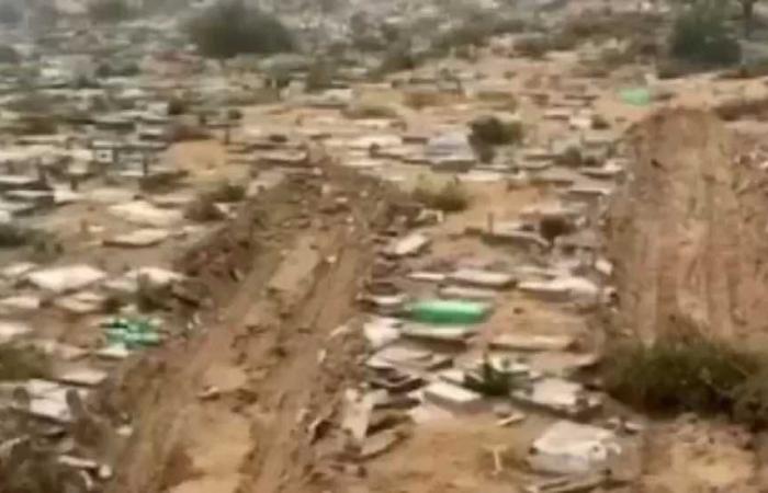 قوات
      الاحتلال
      الإسرائيلية
      تسرق
      جثامين
      شهداء
      من
      المقبرة
      التركية
      في
      غزة