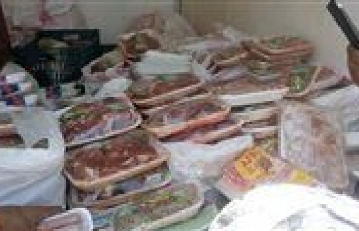 بالبلدي: بيطري
      الغربية:
      ضبط
      393
      كيلو
      لحوم
      ودواجن
      وأسماك
      مدخنة
      غير
      صالحة
      للاستهلاك
      الأدمى