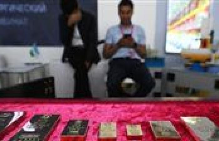 الذهب يصعد مع تصاعد التوترات التجارية