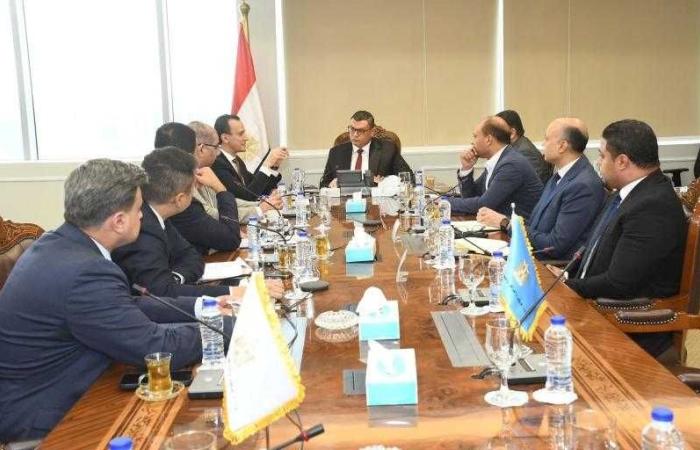 وزير الإسكان يتابع إجراءات تشغيل منطقة الأعمال المركزية بالعاصمة الإدارية الجديدة
