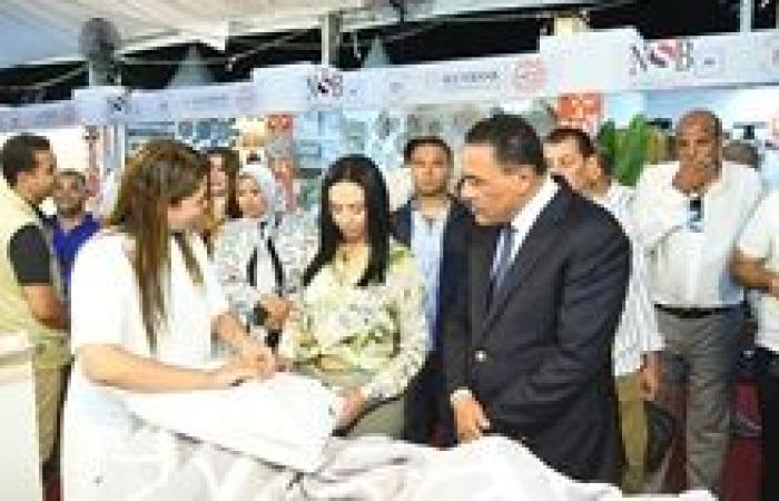 وزيرة التضامن ومحافظ مطروح يفتتحان  معرض "ديارنا للحرف اليدوية والتراثية" بالساحل الشمالي