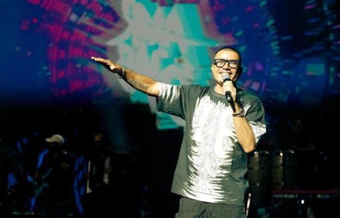 عمرو دياب يُحيي حفل في جدة.. ويغني ألبوم "ابتدينا" لأول مرة