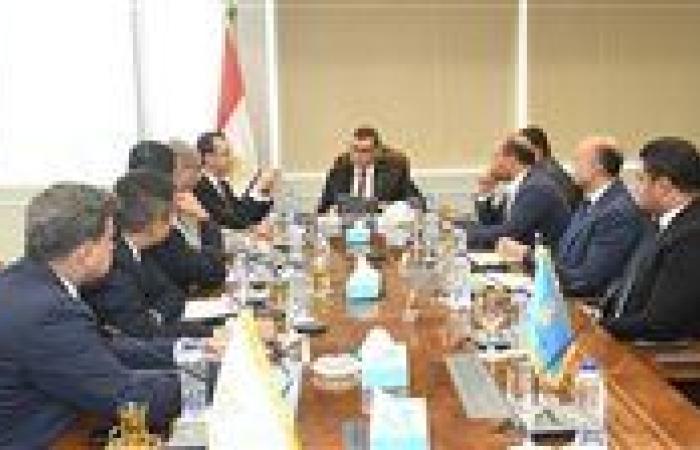 وزير الإسكان يتابع إجراءات تشغيل منطقة الأعمال المركزية بالعاصمة الإدارية