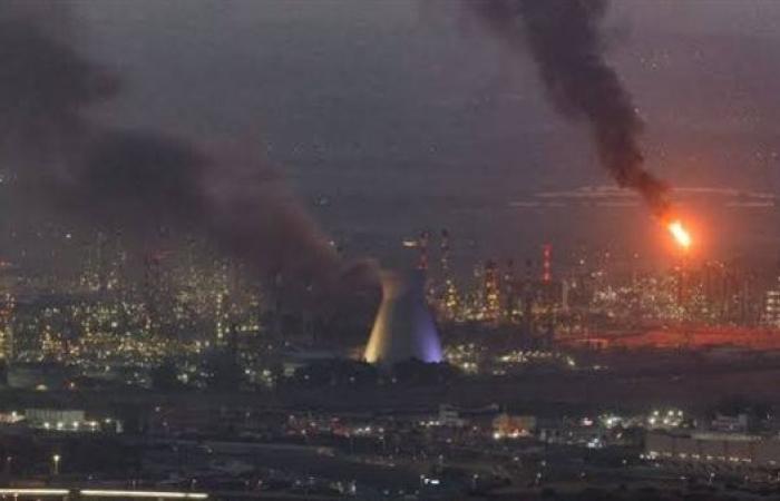 انفجارات عنيفة في اللواء 107 في ريف مدينة جبلة