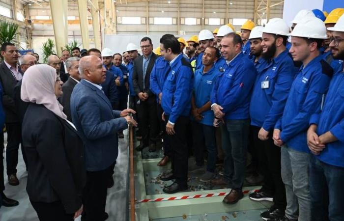 كامل الوزير يفتتح مصنع الزجاج الهندسي بقويسنا باستثمارات 25 مليون دولار