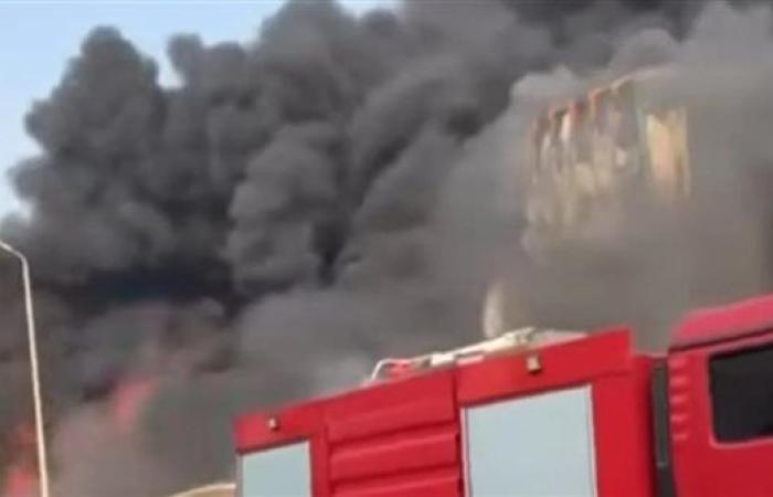 السيطرة على حريق مصنع منظفات وكيماويات مدينة بدر وبدء عمليات التبريد