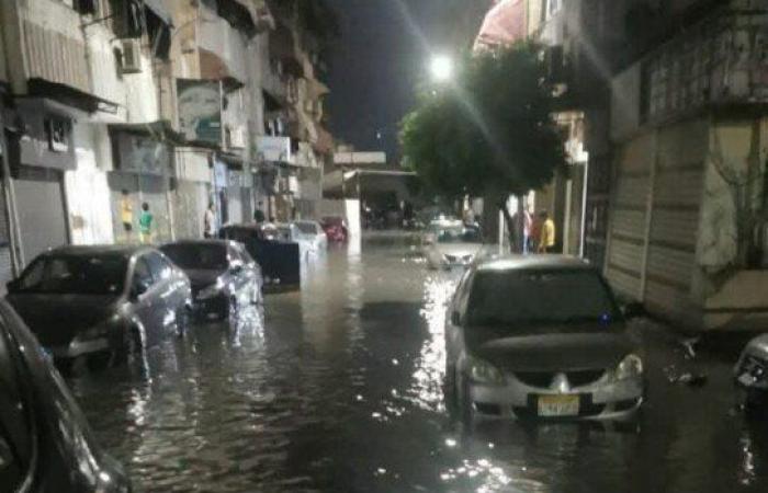 غرق حي مبارك ببورسعيد إثر انفجار ماسورة مياه.. وتحرك عاجل من الجهات التنفيذية