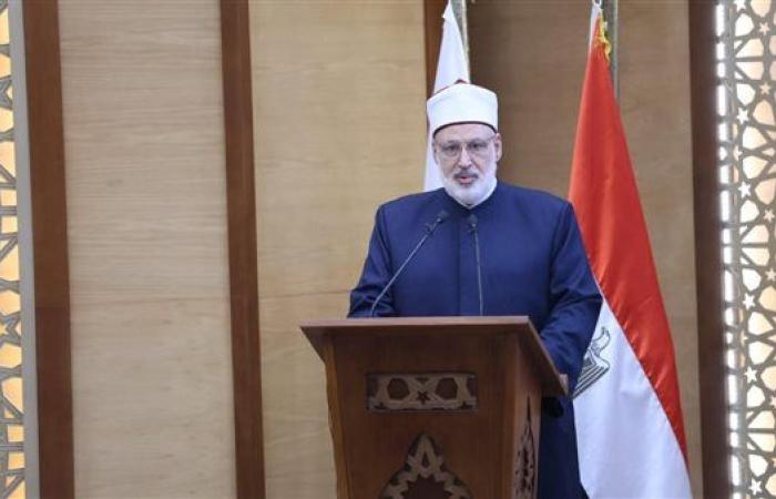 وكيل الأزهر يشيد بتنظيم دار الإفتاء برنامجا ...
