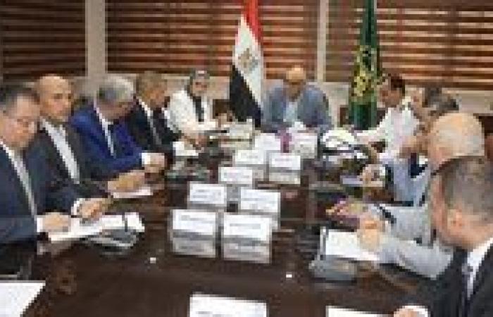 بالبلدي: محافظ
القليوبية
يعقد
اجتماعًا
تنسيقيًا
لضمان
استمرارية
الخدمات
الحيوية
خلال
أعمال
صيانة
الكهرباء