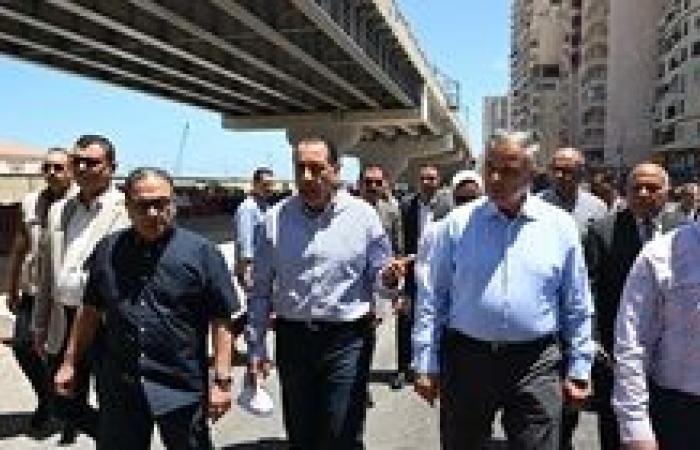 رئيس الوزراء يتفقد أعمال تطوير محور "محمد نجيب" وتوسعة كورنيش الإسكندرية