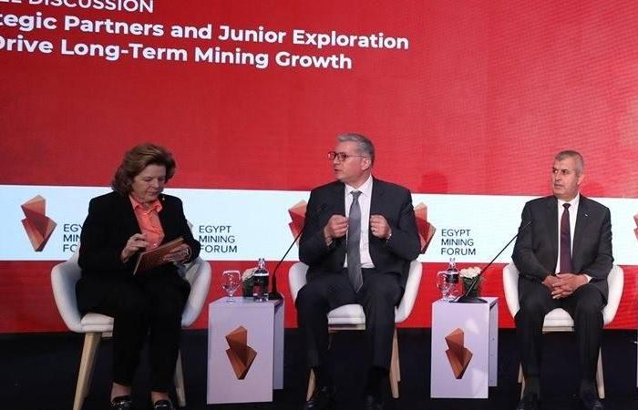 وزير البترول يشارك في الجلسة الوزارية التي أقيمت تحت عنوان ”جذب الشركاء الاستراتيجيين وشركات التنقيب الناشئة لتحفيز نمو قطاع التعدين على المدى البعيد”
