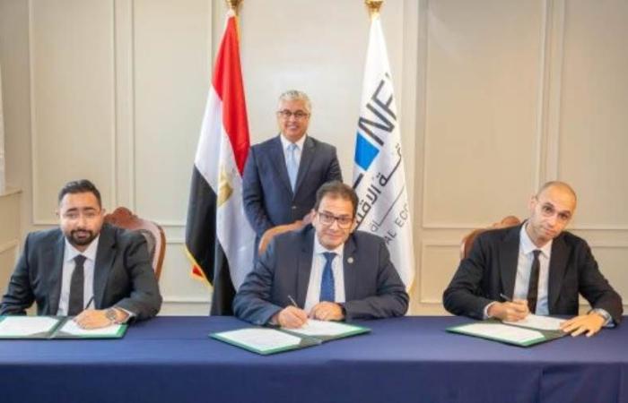 باستثمارات 15 مليون دولار .. توقيع عقد توسعات مشروع «النيل» لإعادة تدوير البلاستيك بمنطقة«السخنة» الصناعية
