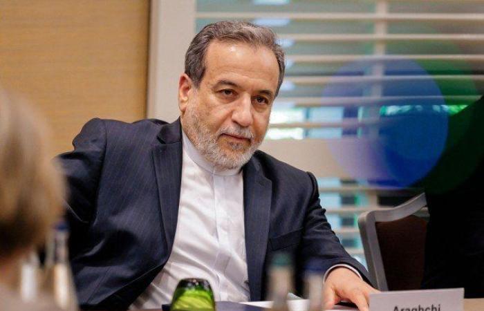 إيران وروسيا تبحثان تعزيز العلاقات الثنائية بين البلدين