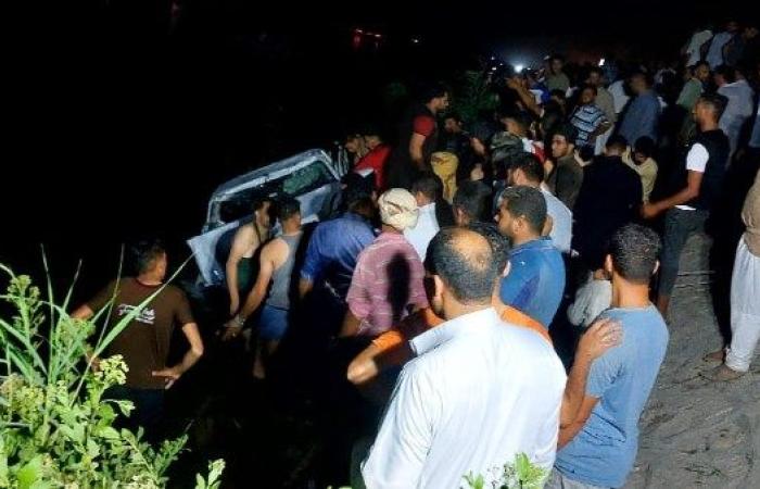 مصرع فتاة وإصابة 8 آخرين في انقلاب سيارة نصف نقل في حوش عيسى