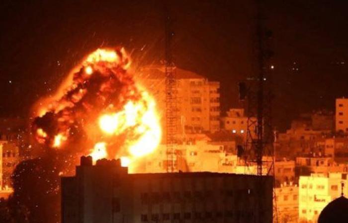 إعلام فلسطيني: طائرات الاحتلال تقصف مبنى سكنيًا غرب مدينة غزة