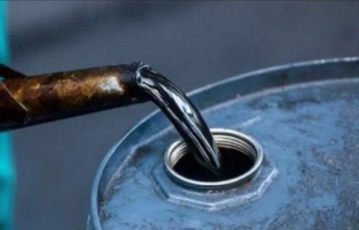 تراجع في سعر النفط العالمي وسط ترقب نتائج مهلة ترامب لروسيا