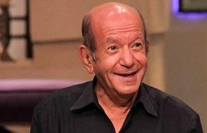 تطورات الحالة الصحية لـ لطفي لبيب.. بطرس دانيال يطمئن محبيه