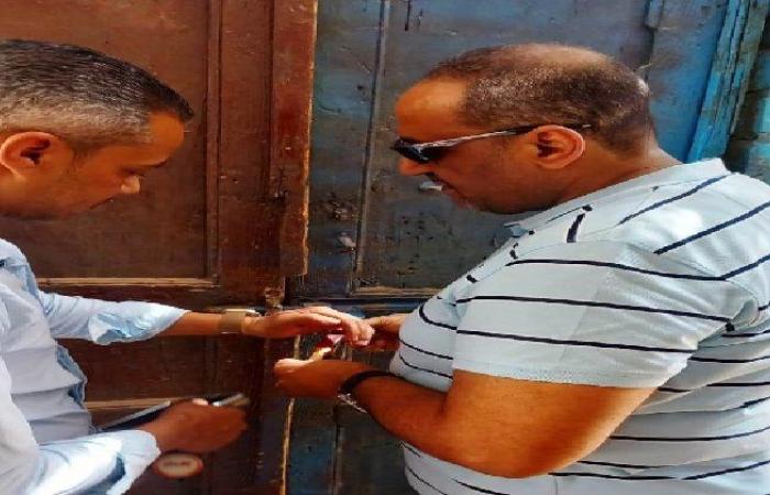 حملات موسعة تستهدف المقاهي والمحلات غير المرخصة بأسوان