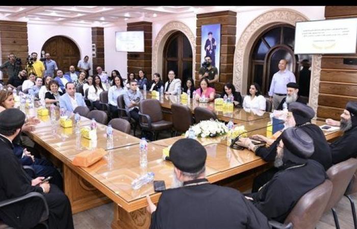 البابا تواضروس الثاني يلتقي خدام مركز إيمي للتعليم المستمر