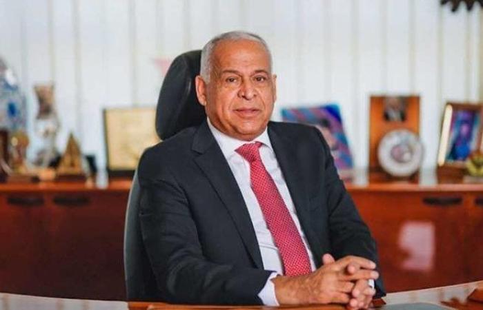 إلا رجال الدين.. فرج عامر يكشف عن موقف نادي سموحة بدخول الأعضاء بالجلباب
