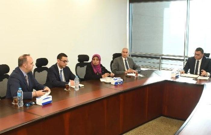 وزير الإسكان يلتقي المدير الإقليمي لمجموعة معارض ومؤتمرات "سيتي سكيب" لبحث التنسيق والتعاون المشترك