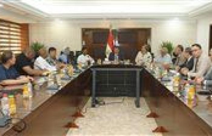 وزير الزراعة يستقبل وفدًا نقابيًا من جنوب أفريقيا لتعزيز التعاون الزراعي/تفاصيل