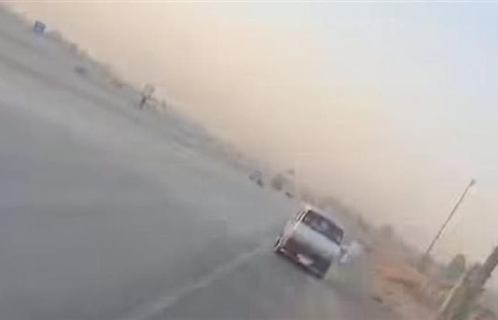 فيديو.. سائق نقل يتفادى حادثا مروعا بطريق الإسكندرية الصحراوي بعد مفاجأته بميكروباص يسير عكس الاتجاه