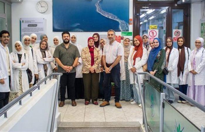 "المعمل المركزي لمتبقيات المبيدات" بوزارة الزراعة يستقبل طلاب بيطري في زيارة علمية