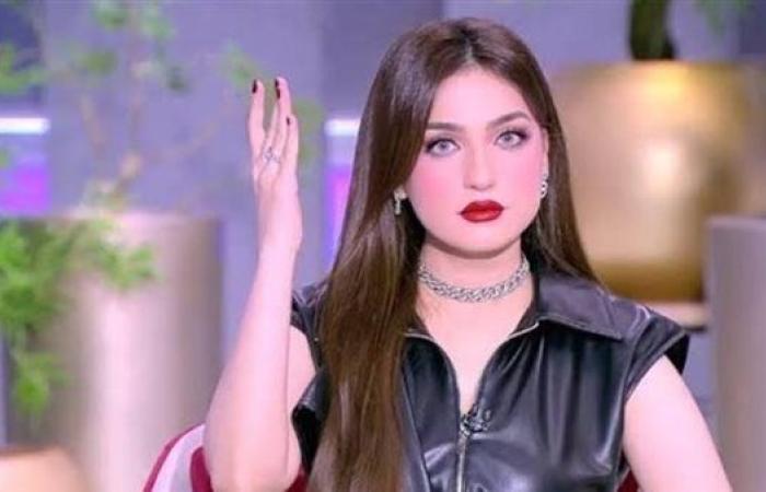 ياسمين عز تُعلّق على أنباء طلاق كريم محمود عبد العزيز:"لازم نحترم الحياة الشخصية"