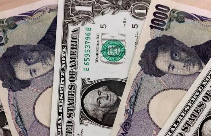 انخفاض الدولار أمام الين والعملات عقب اتفاق أمريكا واليابان وسط تقلبات سياسية