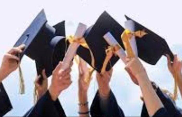 عبارات تهنئة مؤثرة ومميزة لطلاب الثانوية العامة 2025
