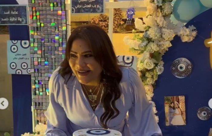 على خط أزمة وفاء عامر.. بدرية طلبة تتهم بلوجر بالتشهير بها